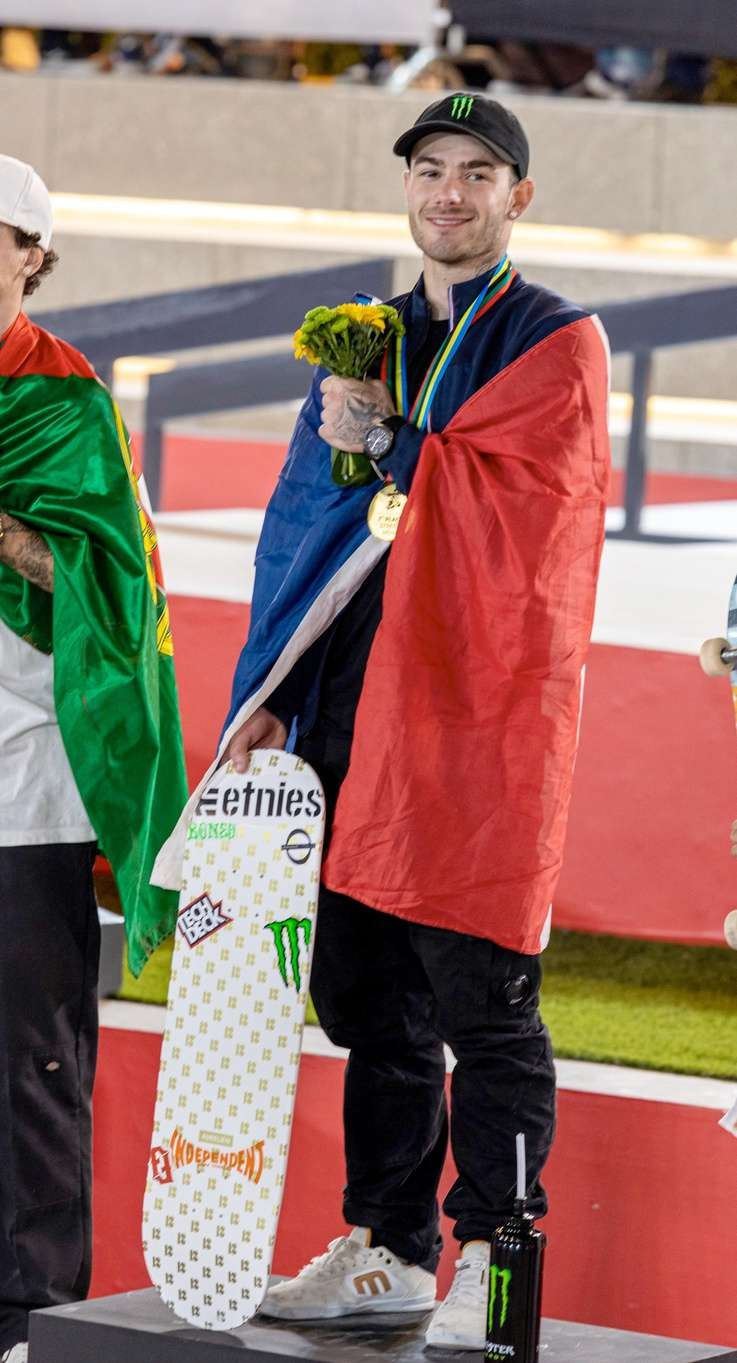 Aurélien Giraud avec son trophée